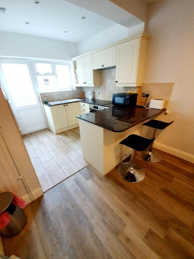 Beautiful 3 Bedroom House At The Sea Front - Amazing Location Southend-on-Sea Exterior foto